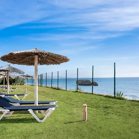 In Casares Del Mar By Costarentals - Ref M50 *